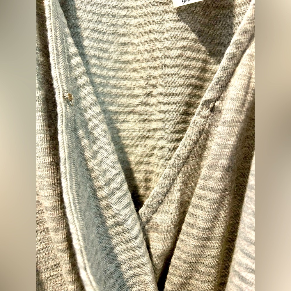 Gap Romper, Sz L, Gray, Wrap top w/ hook and eye closure, Pockets, Tie belt NWT - Picture 2 of 7